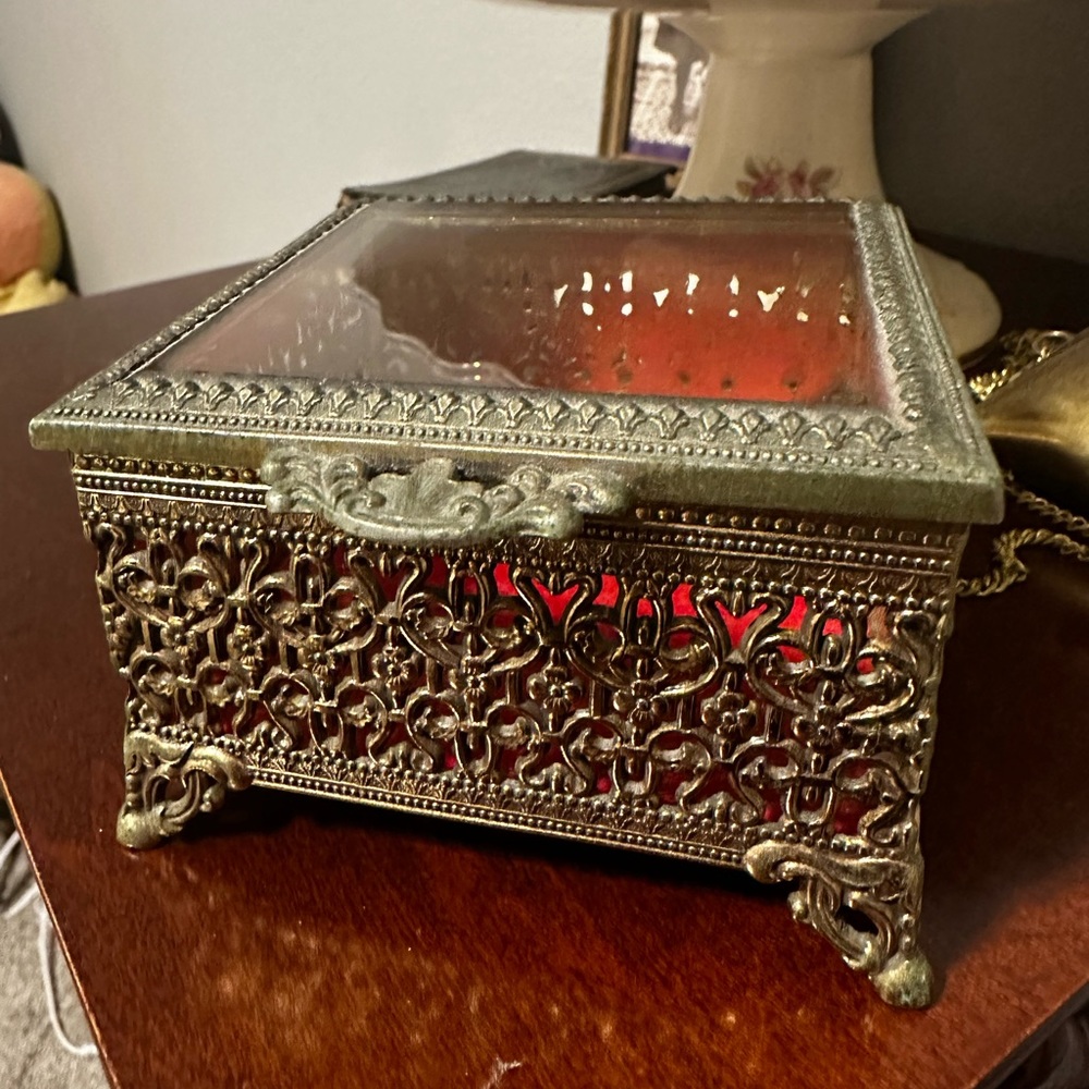 Brass / metal jewelry trinket box